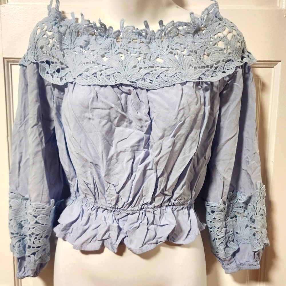 WOMEN'S Lace Trim Off Shoulder Peplum Top Medium